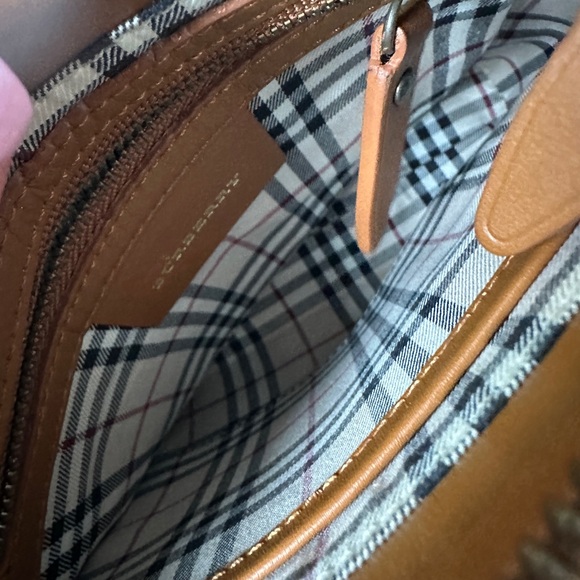 ✋Rare✋Limited Edition ✋Burberry Leather Nova Check Crossbody/Shoulder Bag. - Picture 7 of 17